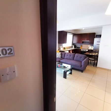 Promenade Breeze City Apartment ラルナカ エクステリア 写真