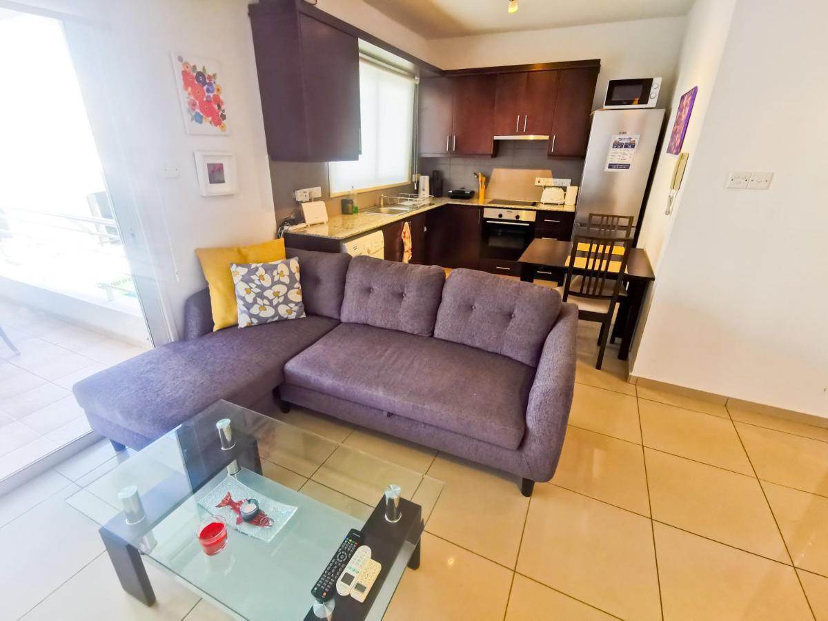 Promenade Breeze City Apartment ラルナカ エクステリア 写真
